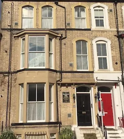 Scoresby's - 2-bedroom With Parking Whitby