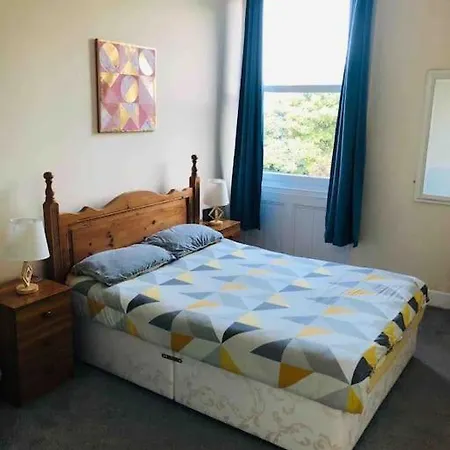 Scoresby's - 2-bedroom With Parking