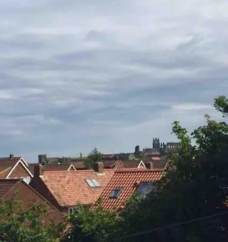 Scoresby's - 2-bedroom With Parking *