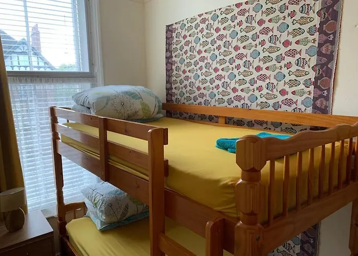 Scoresby's - 2-bedroom With Parking * 휫비