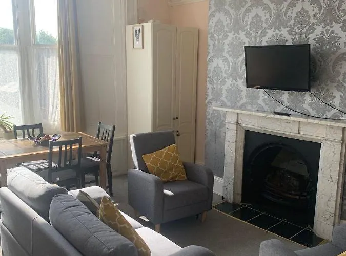 Scoresby's - 2-bedroom With Parking 아파트 휫비