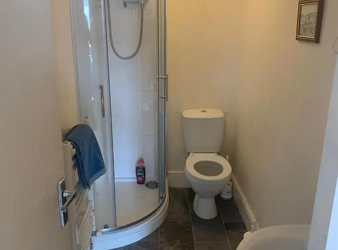 Scoresby's - 2-bedroom With Parking 아파트 휫비